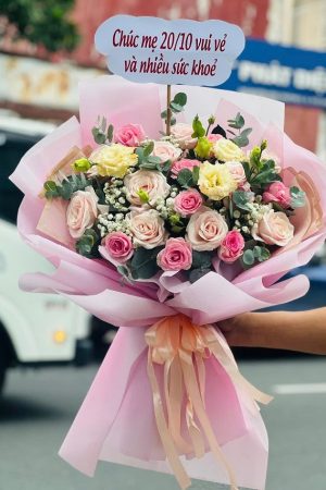 Bó hoa hồng phối tone pastel mang vẻ đẹp nhẹ nhàng, tinh tế và hiện đại. Những sắc hoa dịu như hồng phấn, kem, tím nhạt hòa quyện hài hòa, tạo cảm giác thanh thoát và sang trọng, thích hợp để tặng trong các dịp sinh nhật, kỷ niệm hay ngày đặc biệt.