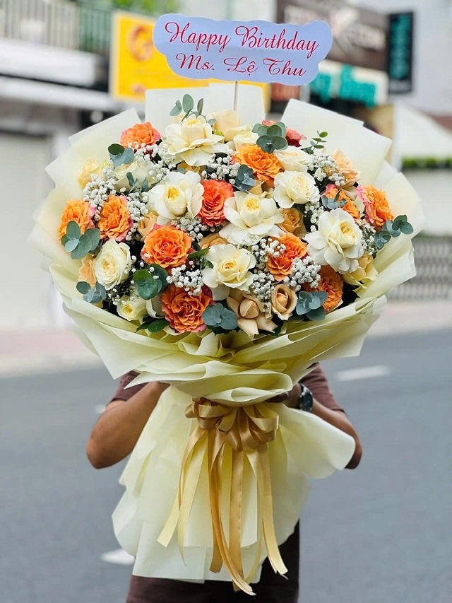 Bó hoa sinh nhật rực rỡ tại shop hoa tươi Sóc Sơn, thiết kế tinh tế, giao tận nơi nhanh chóng