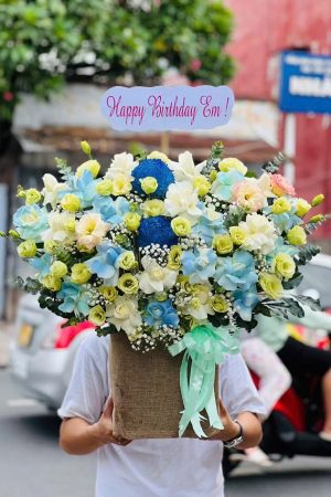 Giỏ hoa sinh nhật tặng nam tông xanh dương
