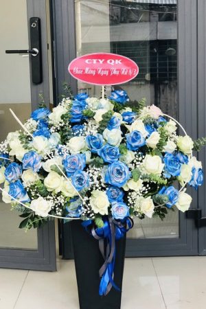 Hộp hoa hồng xanh độc lạ, mẫu hoa lạ mắt tại shop hoa tươi Việt Yên – hoatuoicomay.com, phù hợp tặng dịp đặc biệt.