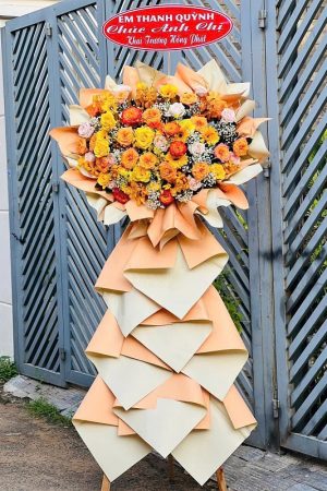 Shop hoa khai trương Phù Mỹ Bình Định cung cấp các mẫu hoa tươi sang trọng, giúp chủ cửa hàng đón lộc đầu năm đầy may mắn.