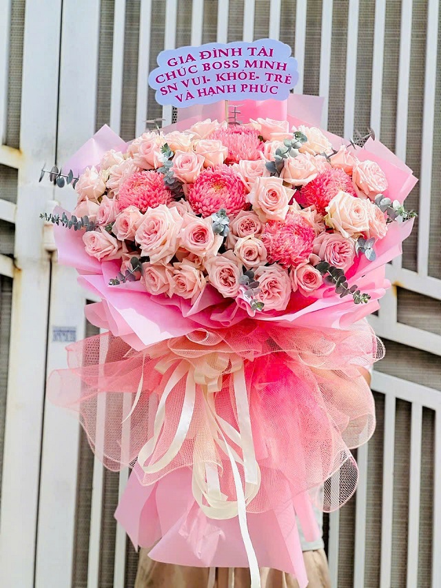 Gửi tặng những bó hoa tươi đẹp từ shop hoa tươi Ba Vì, món quà ý nghĩa cho mọi dịp lễ, khai trương, hoặc chia buồn.