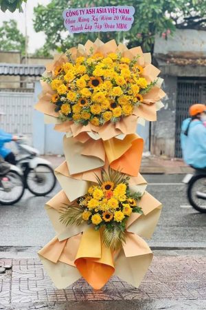 Kệ hoa khai trương màu vàng