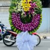 Vòng hoa chia buồn được thiết kế trang nhã, giao tận nơi nhà tang lễ tại Giồng Trôm, Bến Tre – đặt hoa nhanh qua 0328 322 725.
