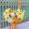 Giỏ Trái Cây Hoa Tươi Phối Vàng Kem