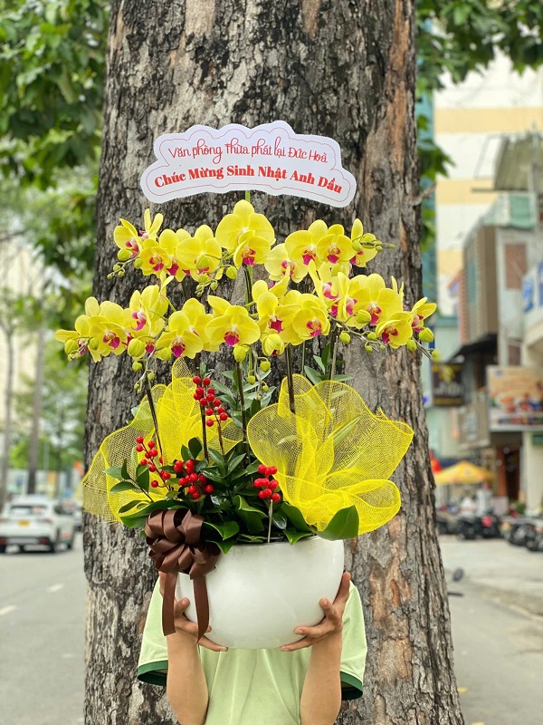 Từng mẫu hoa tại cửa hàng hoa Thanh Trì đều mang thông điệp yêu thương sâu sắc.