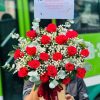 Giỏ hoa hồng đỏ nổi bật với sắc đỏ rực rỡ, tượng trưng cho tình yêu mãnh liệt và sự đam mê sâu sắc. Thiết kế giỏ sang trọng, chỉn chu, phù hợp để tặng người yêu, vợ/chồng, hoặc gửi gắm lời chúc mừng, tri ân trong những dịp đặc biệt như sinh nhật, kỷ niệm, lễ tình nhân hay ngày cưới.