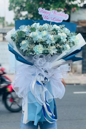 Shop hoa tươi đẹp ở Bình Dương - nơi khách hàng tìm thấy những mẫu hoa bó nghệ thuật, mang phong cách hiện đại.