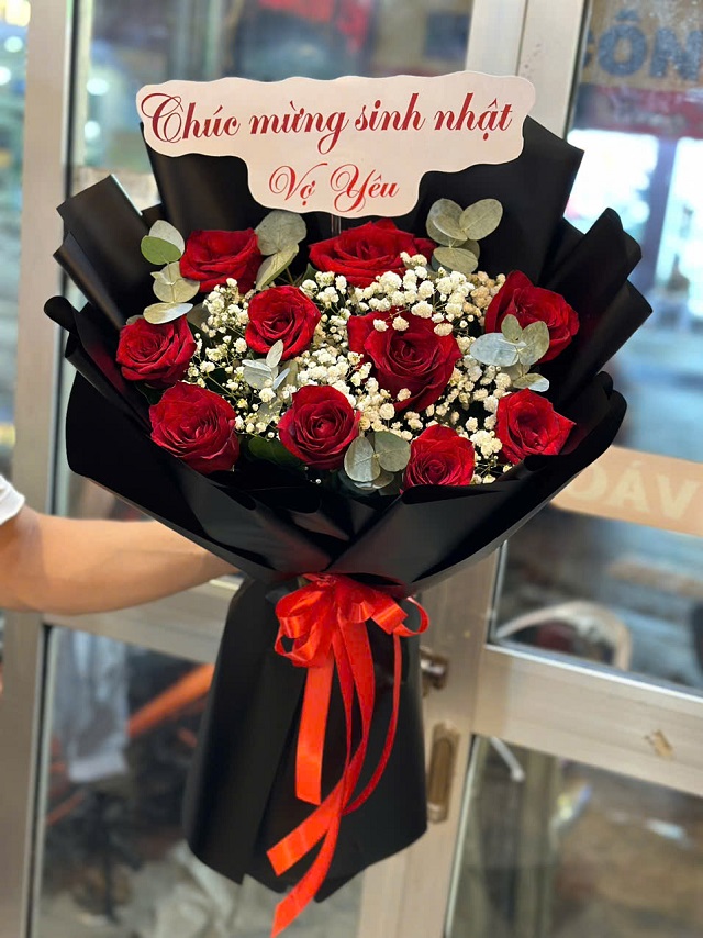 Dịch vụ giao hoa tận nơi tại Bù Gia Mập Bình Phước đảm bảo sự nhanh chóng, đúng mẫu và chất lượng tốt nhất cho khách hàng.