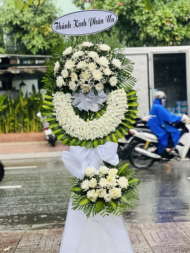 Shop hoa tươi Lạc Tánh cung cấp dịch vụ giao hoa tận nơi, đảm bảo chất lượng và sự hài lòng.