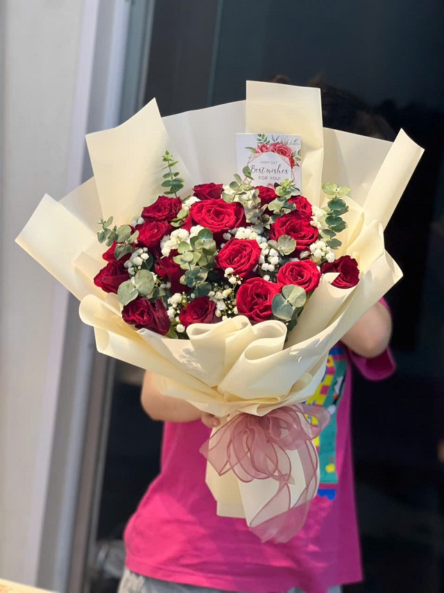 Các mẫu hoa tươi ở Hớn Quản Bình Phước được yêu thích nhờ sự đa dạng từ hoa sinh nhật, hoa chia buồn đến hoa chúc mừng.