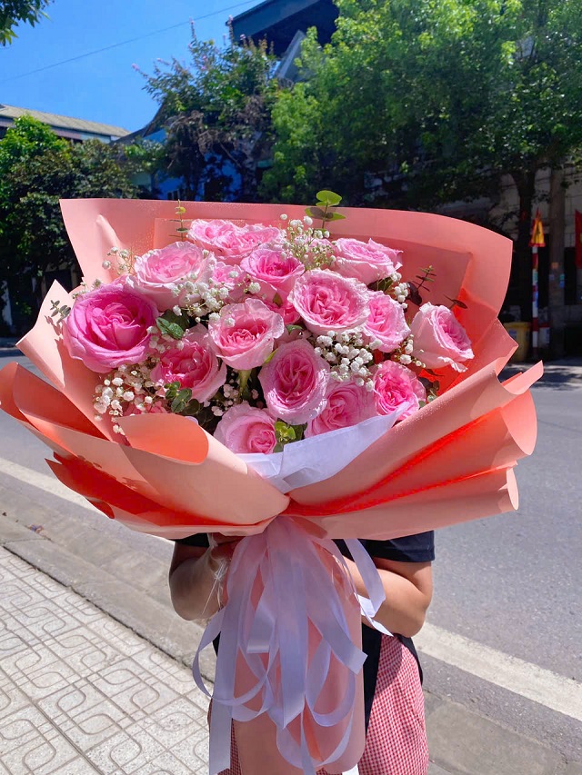 Shop hoa tươi Cái Nước Cà Mau cung cấp những mẫu hoa bó và hoa giỏ đa dạng, được thiết kế tinh tế cho mọi dịp đặc biệt.