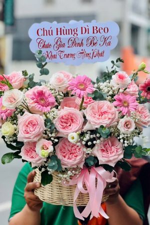 Giỏ hoa tươi Quận An Dương Hải Phòng – phối nhiều loài hoa nhập khẩu, sang trọng, thích hợp tặng đối tác.