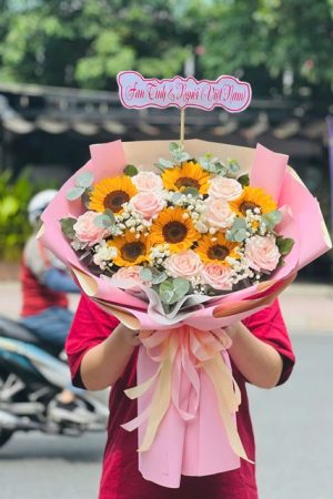 Giỏ hoa sinh nhật đẹp, phối màu tinh tế tại tiệm hoa tươi Ninh Hòa Khánh Hòa.