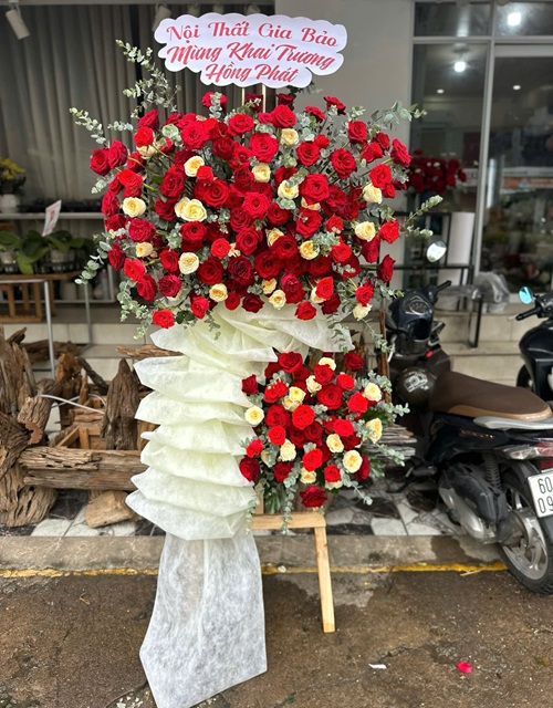 Shop hoa tươi uy tín ở Tân An Long An, dịch vụ tận tâm, cam kết giao hoa đúng hẹn.