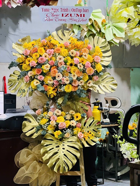 Bó hoa mix nhiều loại hoa tươi, phối màu hài hòa tại hoa tươi Hưng Yên.