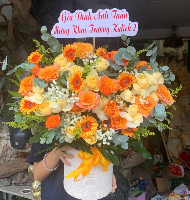 •  Cửa hàng hoa tươi Vĩnh Yên nhận thiết kế hoa theo yêu cầu.