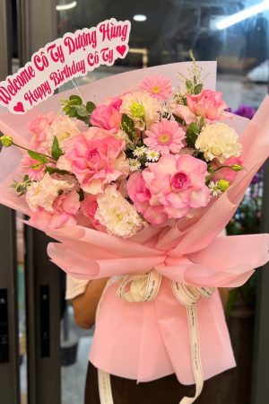 Bó hoa hồng pastel Valentine thiết kế tinh tế, phù hợp tặng người thương.