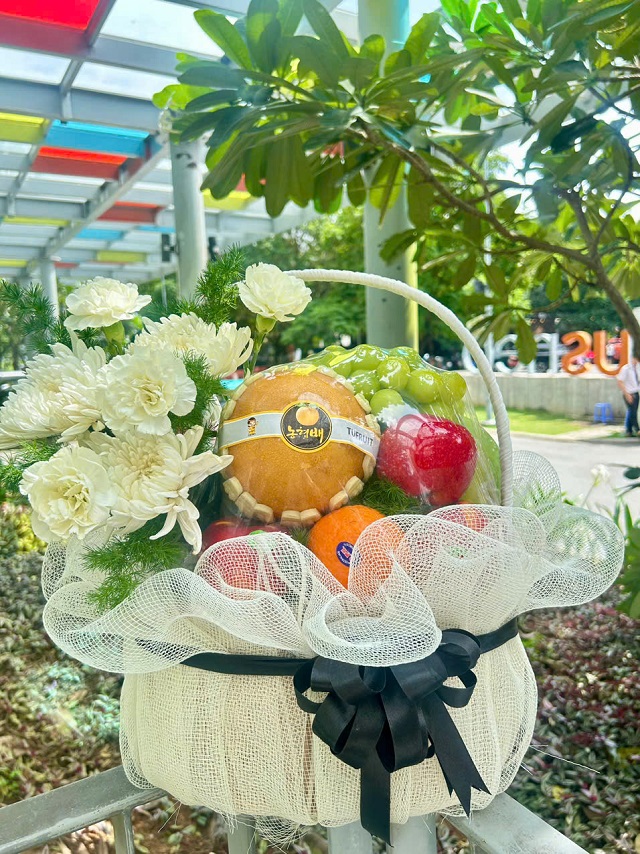 Giỏ trái cây kính lễ