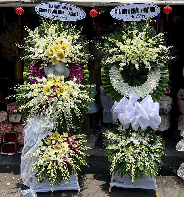 Vòng hoa tang lễ